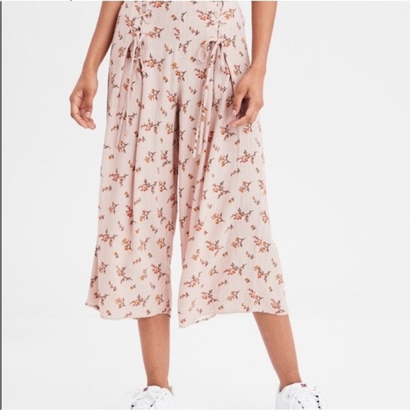 American Eagle Pink Floral Wide Leg Cropped Gaucho Pants - Picture 10 of 11